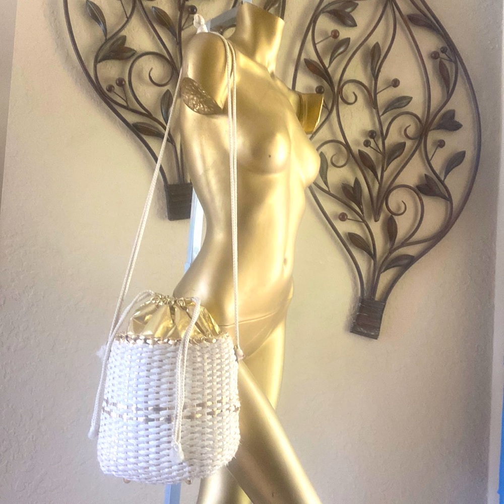 Vintage Madeleine Italy White/Gold Woven Raffia Bucket Drawstring Bag